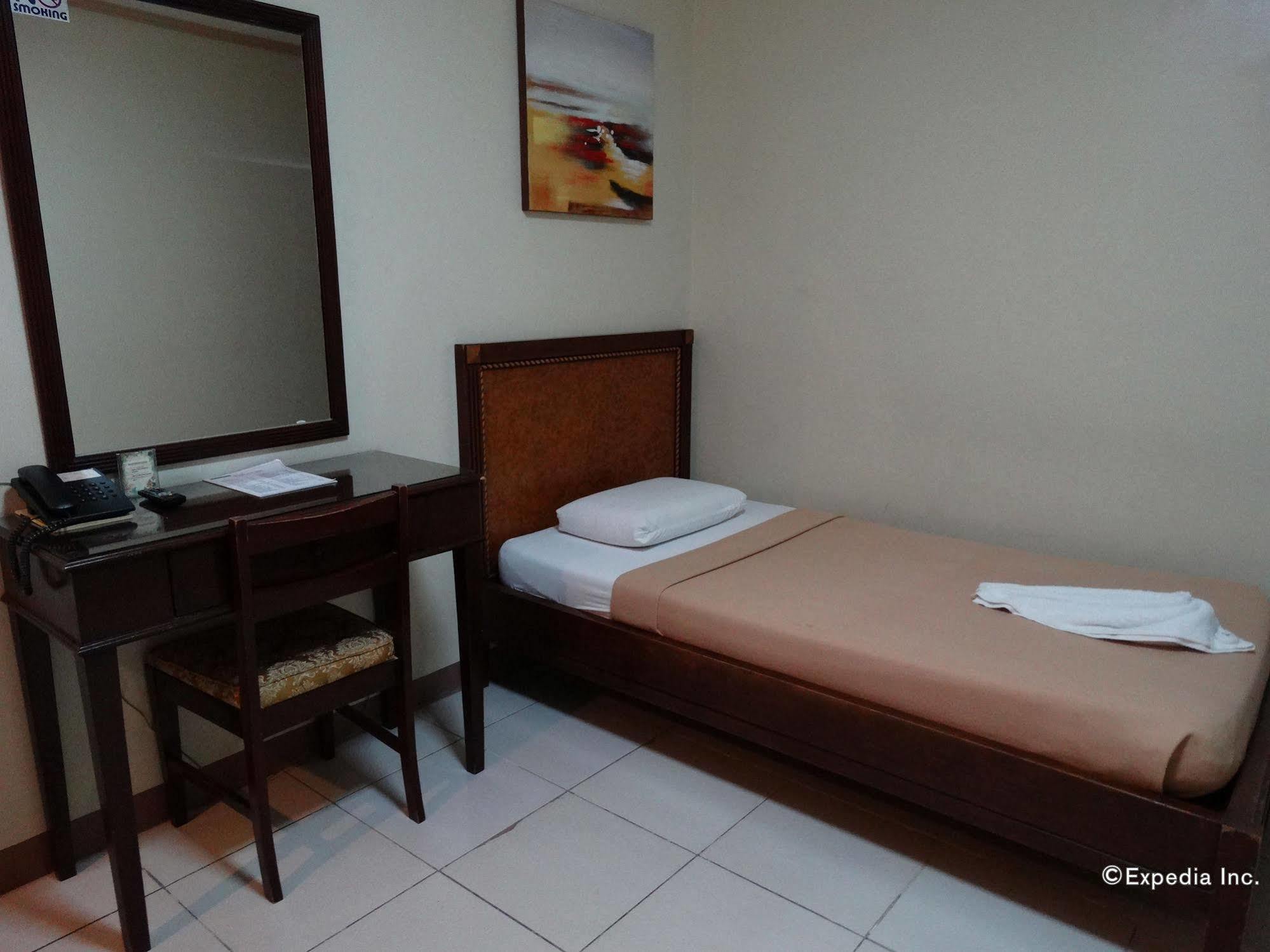 Sun Avenue Tourist Inn & Cafe Ταγκμπιλαράν Εξωτερικό φωτογραφία