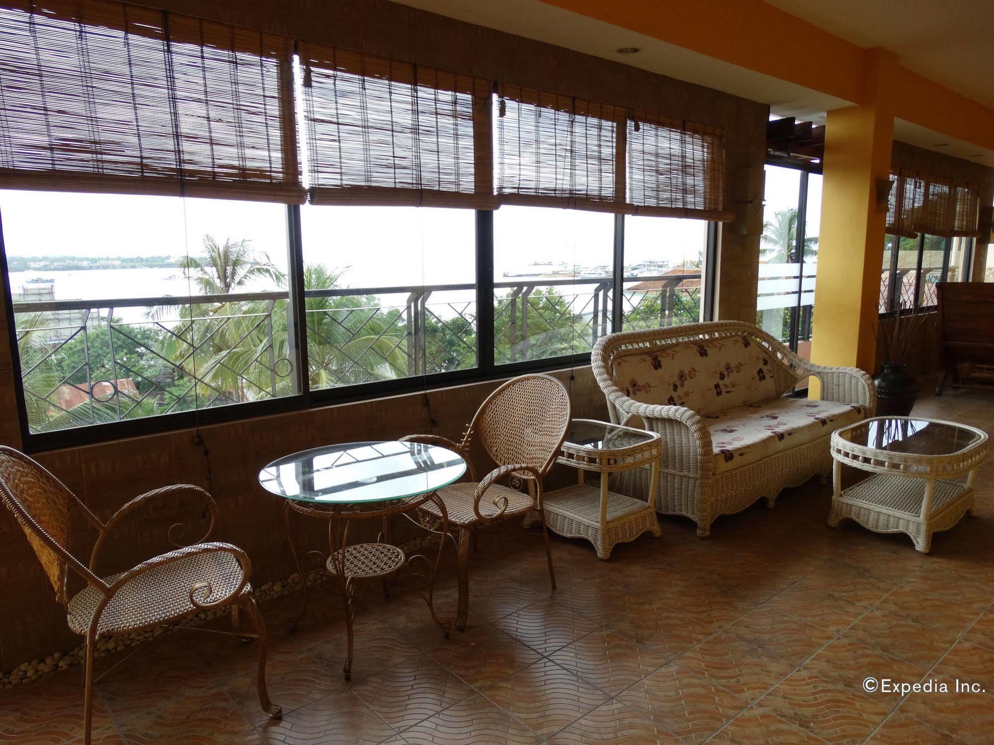 Sun Avenue Tourist Inn & Cafe Ταγκμπιλαράν Εξωτερικό φωτογραφία